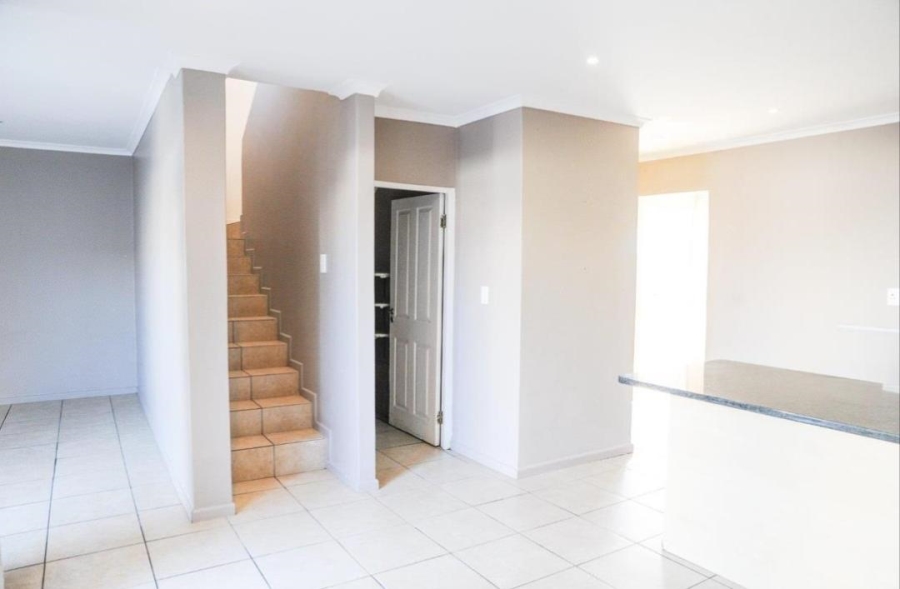 3 Bedroom Property for Sale in Villa Diamante Western Cape